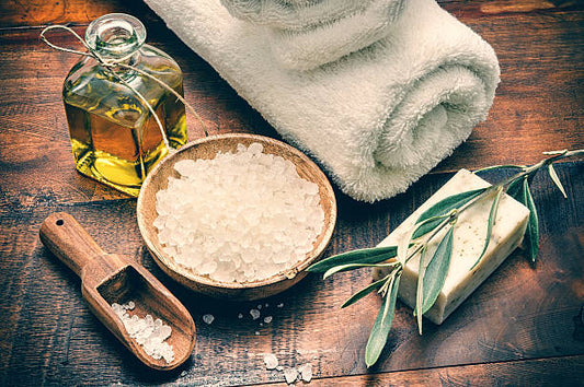 OIA x Wilmington SiSTARhood: MOISTURIZING EPSOM SALT SCRUB 7 OZ